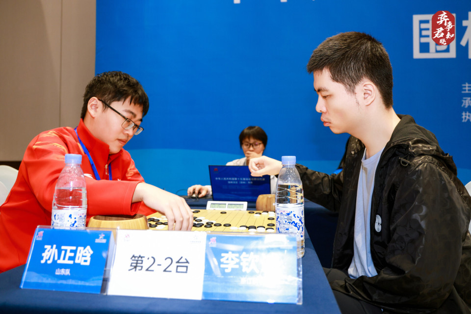 届中国大棋, om