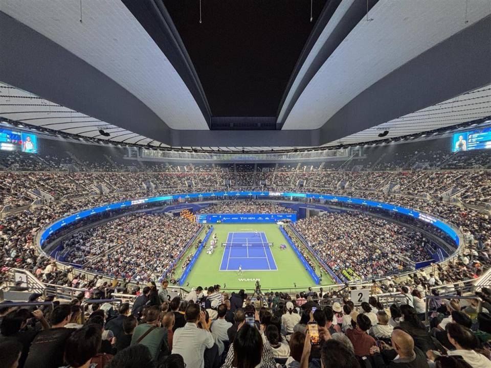 加冕, 捧起冠军奖, 打冠军 加冕, 捧起冠军奖, 打冠军